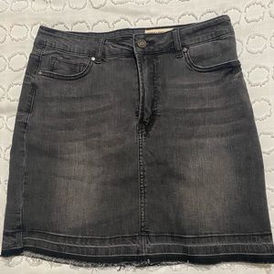 Never been worn. Not enough hips/booty for me to look good in these